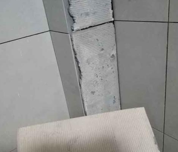 长顺瓷砖空鼓维修公司分享下厨房瓷砖脱落的补救措施。